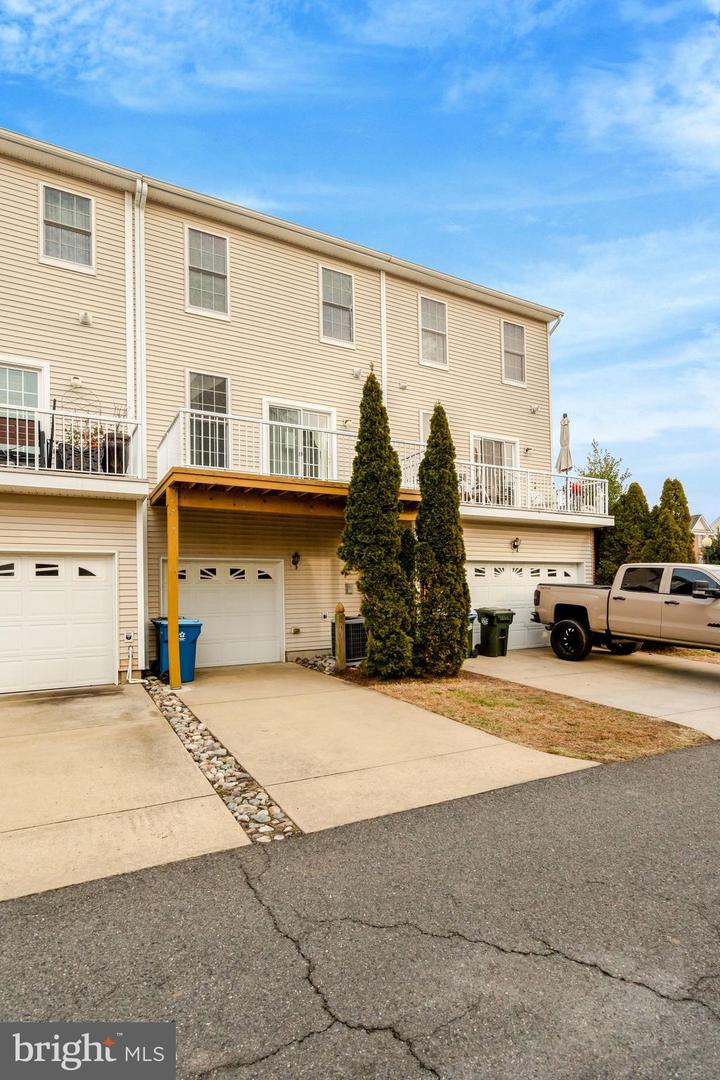 25121 MONTEITH TER, CHANTILLY, Virginia 20152, 4 Bedrooms Bedrooms, ,2 BathroomsBathrooms,Residential,For sale,25121 MONTEITH TER,VALO2113046 MLS # VALO2113046 25121 MONTEITH TER, CHANTILLY, Virginia 20152, 4 Bedrooms Bedrooms, ,2 BathroomsBathrooms,Residential,For sale,25121 MONTEITH TER,VALO2113046 MLS # VALO2113046