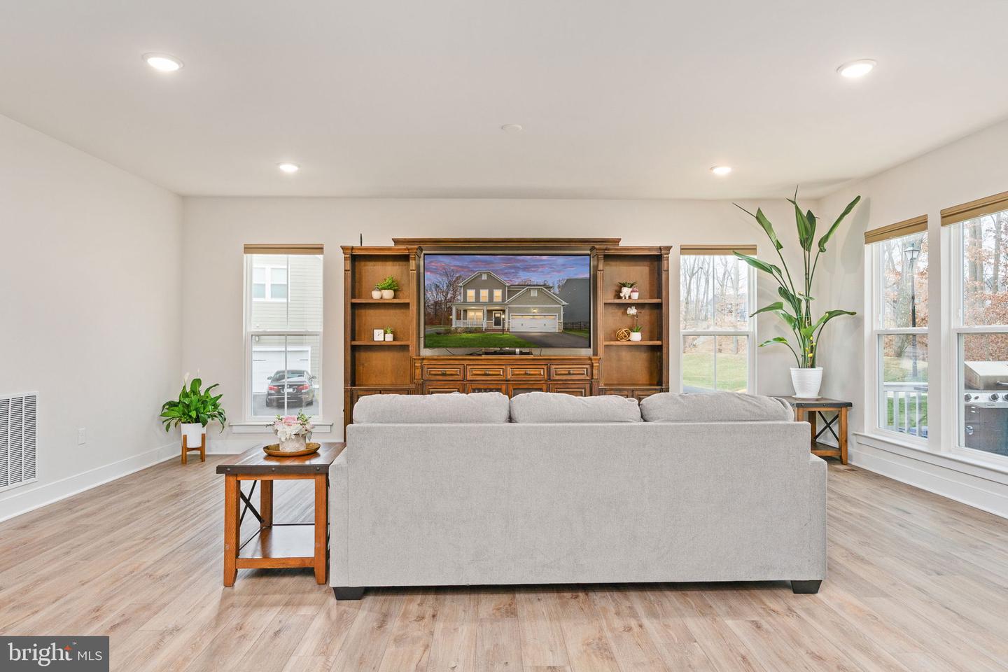 17814 WHITE CAMPION WAY, DUMFRIES, Virginia 22026, 5 Bedrooms Bedrooms, ,4 BathroomsBathrooms,Residential,For sale,17814 WHITE CAMPION WAY,VAPW2109616 MLS # VAPW2109616