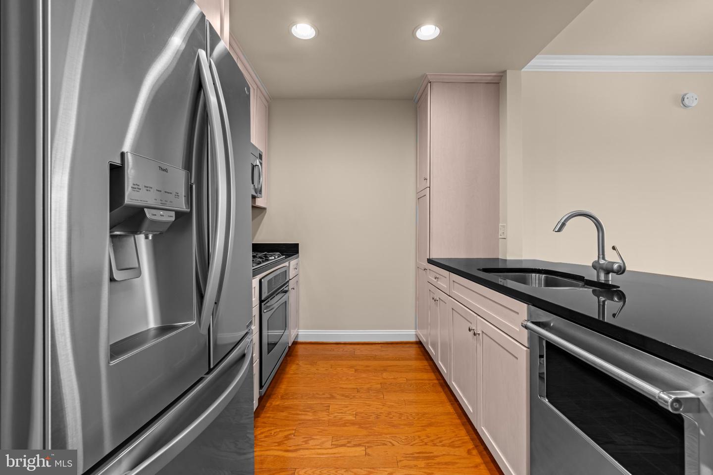 3625 10TH ST N #301, ARLINGTON, Virginia 22201, 2 Bedrooms Bedrooms, 8 Rooms Rooms,2 BathroomsBathrooms,Residential,For sale,3625 10TH ST N #301,VAAR2067224 MLS # VAAR2067224