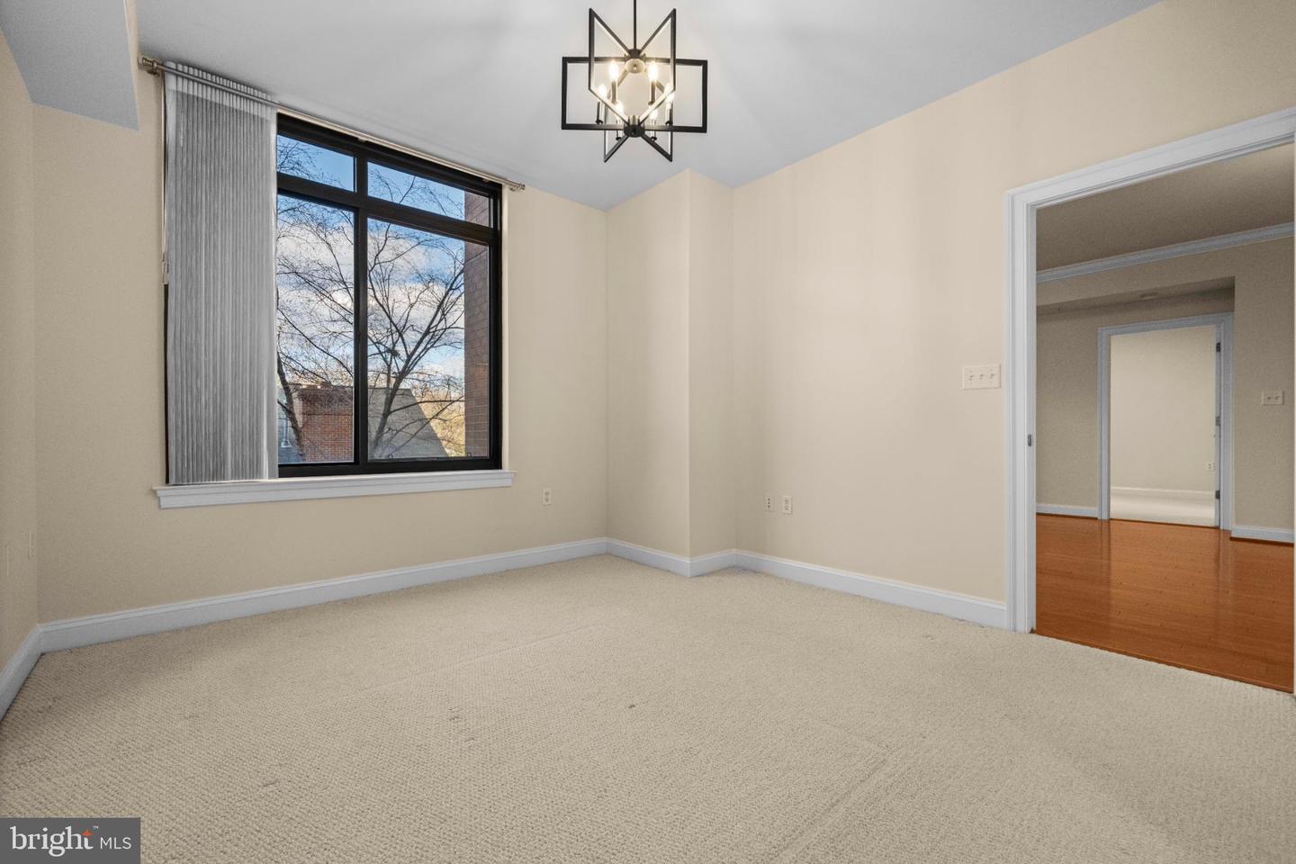 3625 10TH ST N #301, ARLINGTON, Virginia 22201, 2 Bedrooms Bedrooms, 8 Rooms Rooms,2 BathroomsBathrooms,Residential,For sale,3625 10TH ST N #301,VAAR2067224 MLS # VAAR2067224