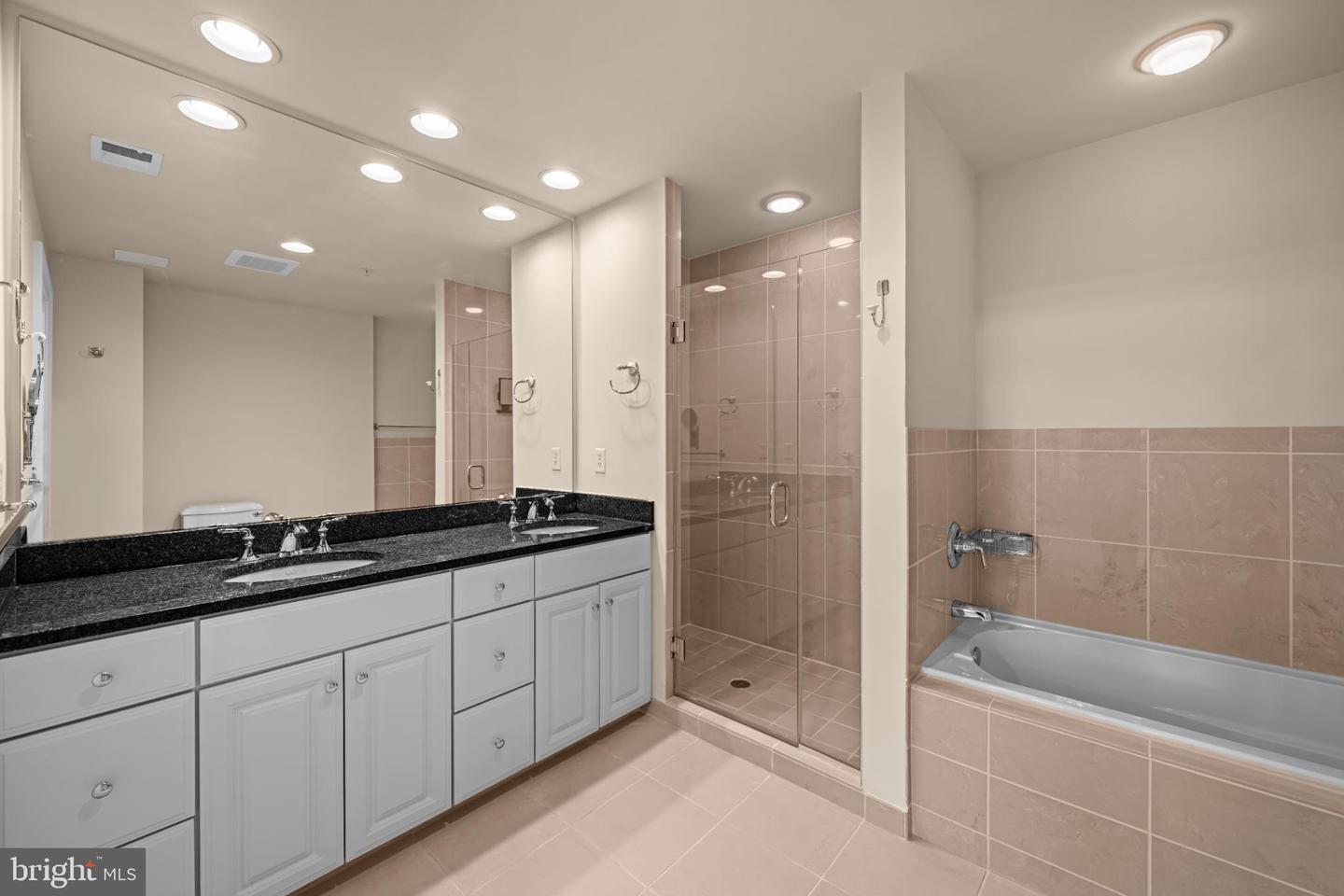 3625 10TH ST N #301, ARLINGTON, Virginia 22201, 2 Bedrooms Bedrooms, 8 Rooms Rooms,2 BathroomsBathrooms,Residential,For sale,3625 10TH ST N #301,VAAR2067224 MLS # VAAR2067224