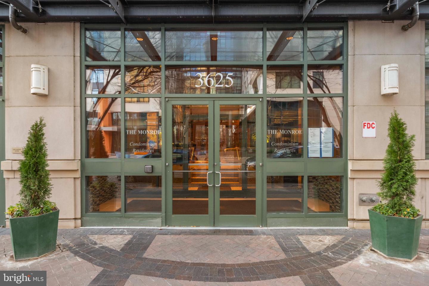 3625 10TH ST N #301, ARLINGTON, Virginia 22201, 2 Bedrooms Bedrooms, 8 Rooms Rooms,2 BathroomsBathrooms,Residential,For sale,3625 10TH ST N #301,VAAR2067224 MLS # VAAR2067224