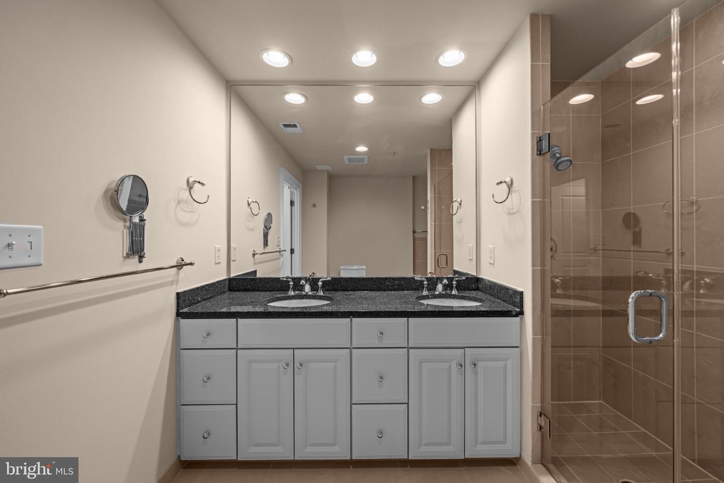 3625 10TH ST N #301, ARLINGTON, Virginia 22201, 2 Bedrooms Bedrooms, 8 Rooms Rooms,2 BathroomsBathrooms,Residential,For sale,3625 10TH ST N #301,VAAR2067224 MLS # VAAR2067224