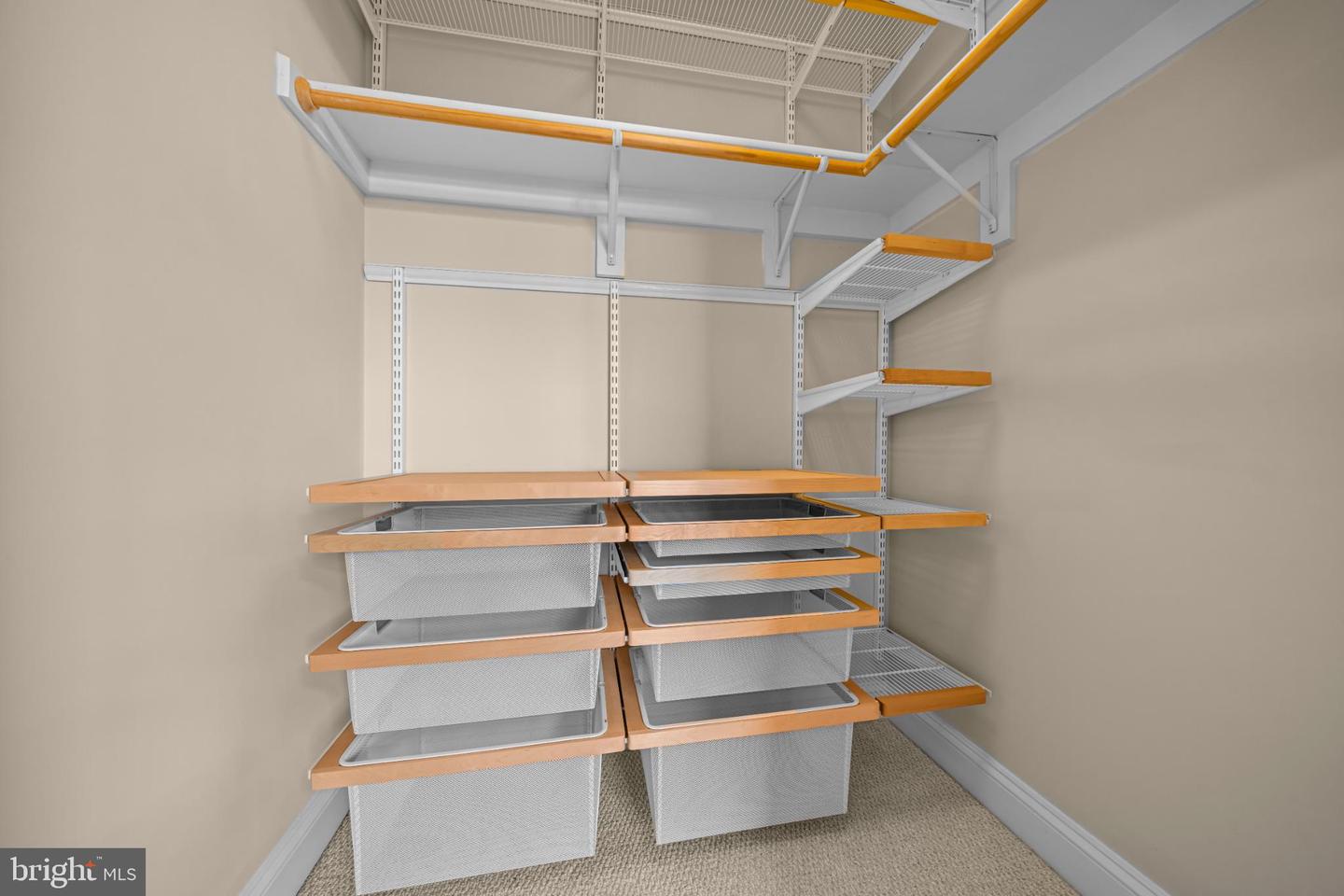 3625 10TH ST N #301, ARLINGTON, Virginia 22201, 2 Bedrooms Bedrooms, 8 Rooms Rooms,2 BathroomsBathrooms,Residential,For sale,3625 10TH ST N #301,VAAR2067224 MLS # VAAR2067224