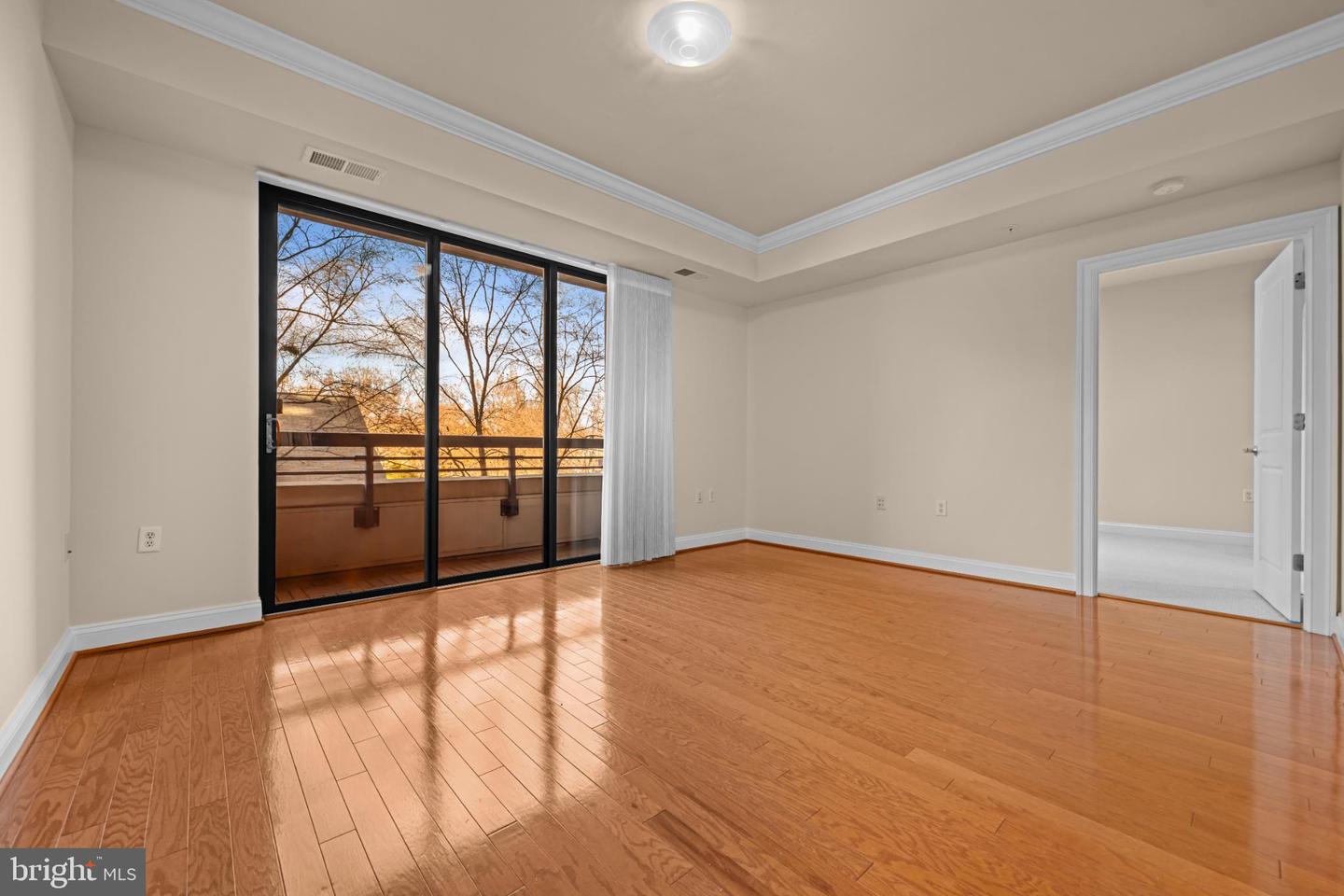 3625 10TH ST N #301, ARLINGTON, Virginia 22201, 2 Bedrooms Bedrooms, 8 Rooms Rooms,2 BathroomsBathrooms,Residential,For sale,3625 10TH ST N #301,VAAR2067224 MLS # VAAR2067224