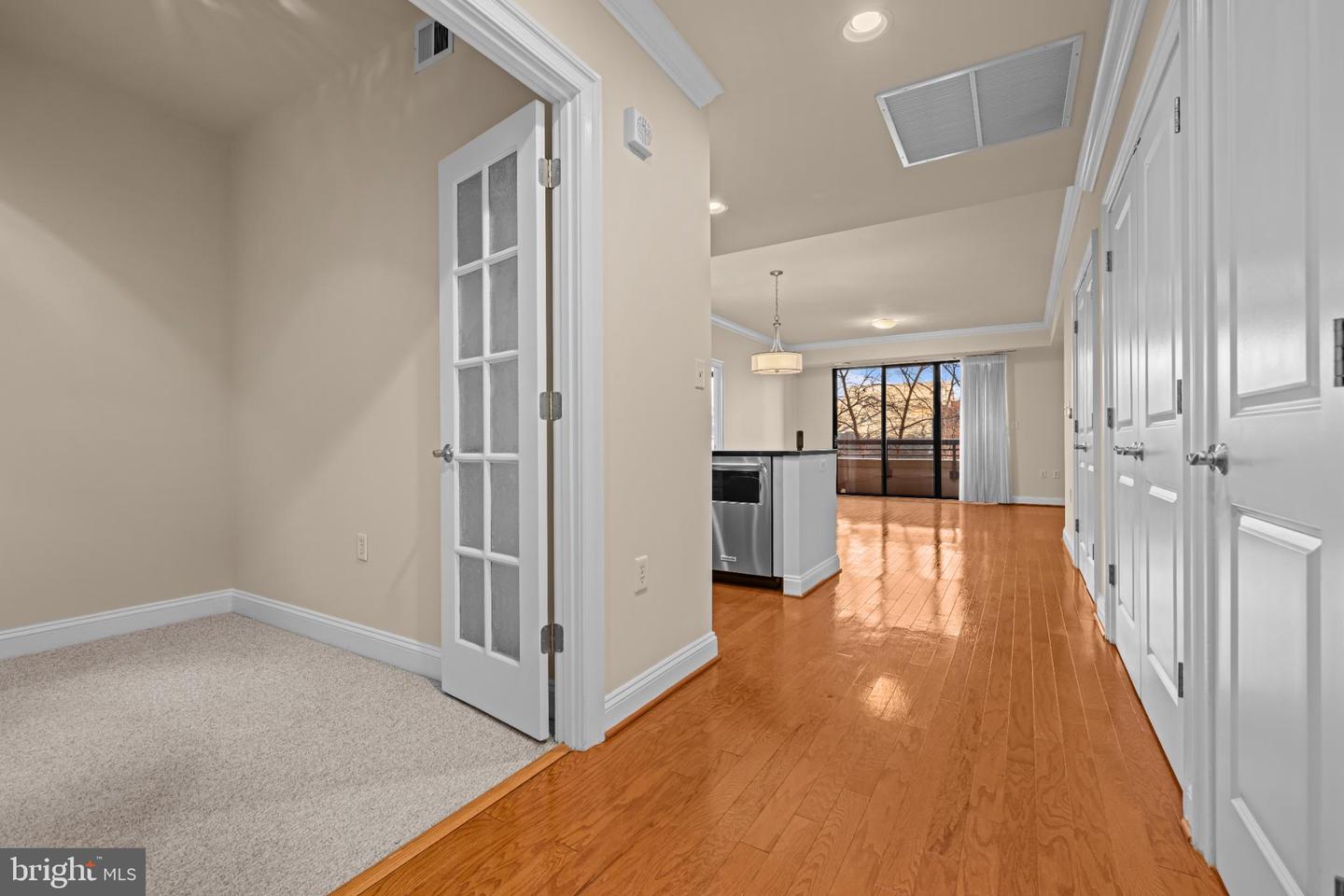 3625 10TH ST N #301, ARLINGTON, Virginia 22201, 2 Bedrooms Bedrooms, 8 Rooms Rooms,2 BathroomsBathrooms,Residential,For sale,3625 10TH ST N #301,VAAR2067224 MLS # VAAR2067224