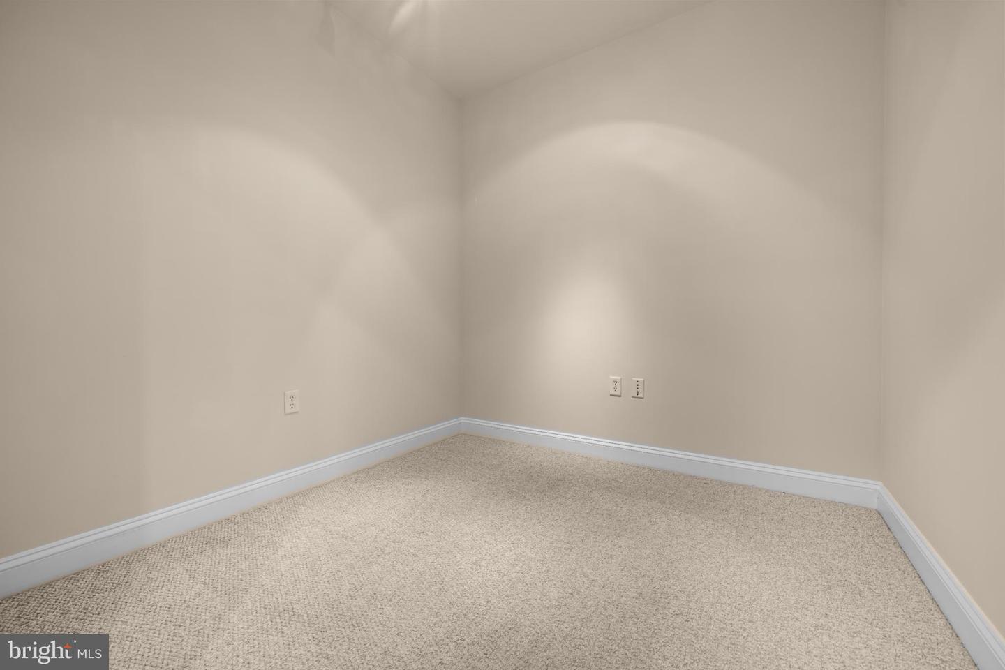 3625 10TH ST N #301, ARLINGTON, Virginia 22201, 2 Bedrooms Bedrooms, 8 Rooms Rooms,2 BathroomsBathrooms,Residential,For sale,3625 10TH ST N #301,VAAR2067224 MLS # VAAR2067224