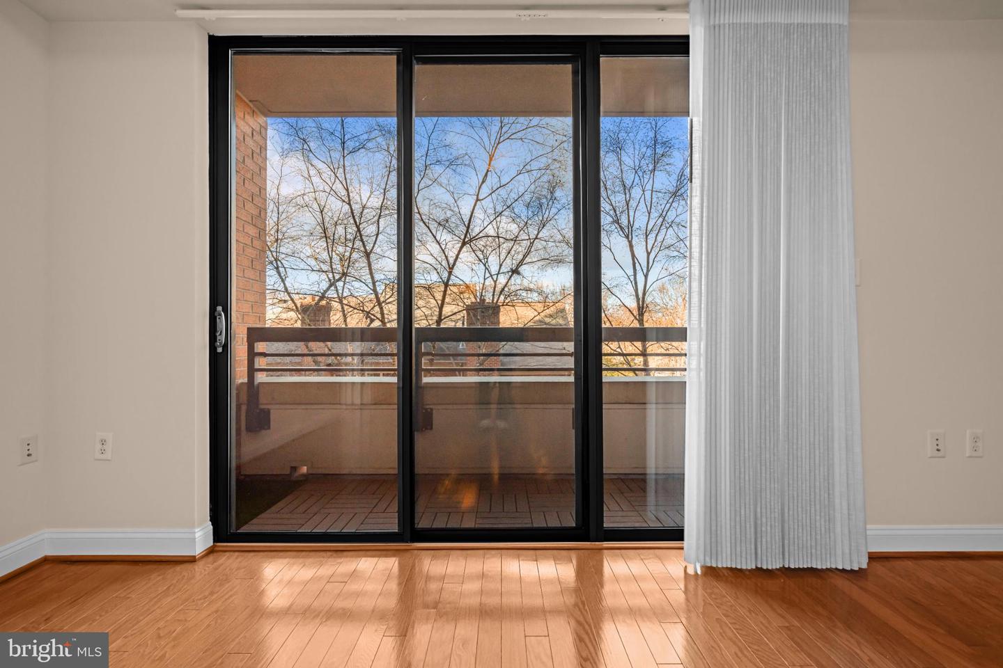 3625 10TH ST N #301, ARLINGTON, Virginia 22201, 2 Bedrooms Bedrooms, 8 Rooms Rooms,2 BathroomsBathrooms,Residential,For sale,3625 10TH ST N #301,VAAR2067224 MLS # VAAR2067224