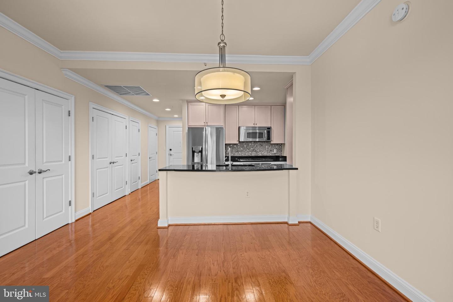 3625 10TH ST N #301, ARLINGTON, Virginia 22201, 2 Bedrooms Bedrooms, 8 Rooms Rooms,2 BathroomsBathrooms,Residential,For sale,3625 10TH ST N #301,VAAR2067224 MLS # VAAR2067224