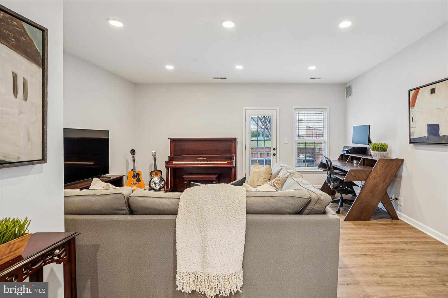 25135 HUMMOCKY TER, ALDIE, Virginia 20105, 3 Bedrooms Bedrooms, ,3 BathroomsBathrooms,Residential,For sale,25135 HUMMOCKY TER,VALO2113210 MLS # VALO2113210