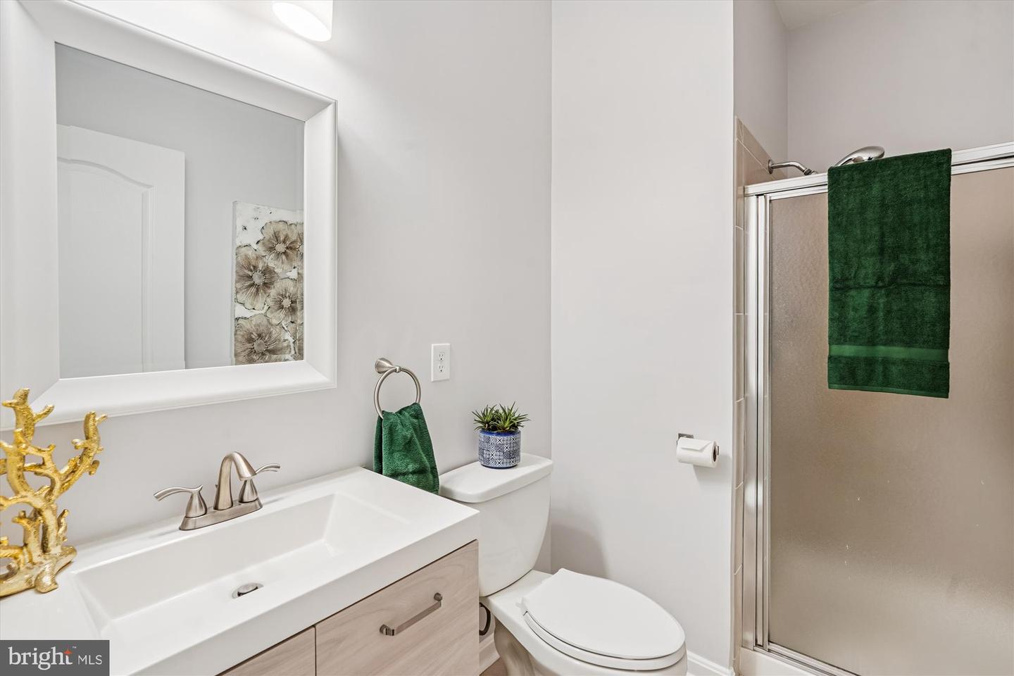 25135 HUMMOCKY TER, ALDIE, Virginia 20105, 3 Bedrooms Bedrooms, ,3 BathroomsBathrooms,Residential,For sale,25135 HUMMOCKY TER,VALO2113210 MLS # VALO2113210