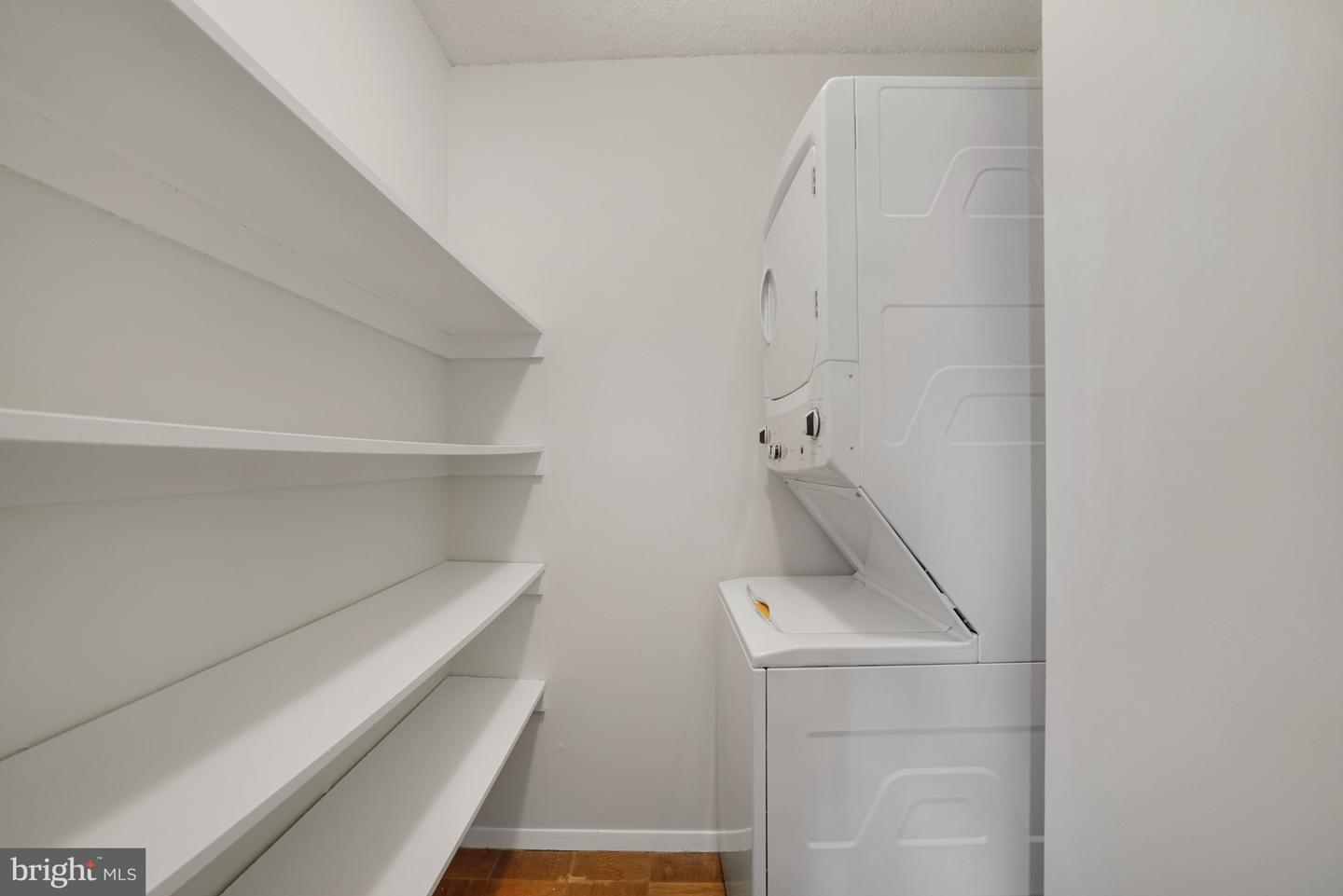 3800 FAIRFAX DR #1211, ARLINGTON, Virginia 22203, 2 Bedrooms Bedrooms, ,2 BathroomsBathrooms,Residential,For sale,3800 FAIRFAX DR #1211,VAAR2067256 MLS # VAAR2067256