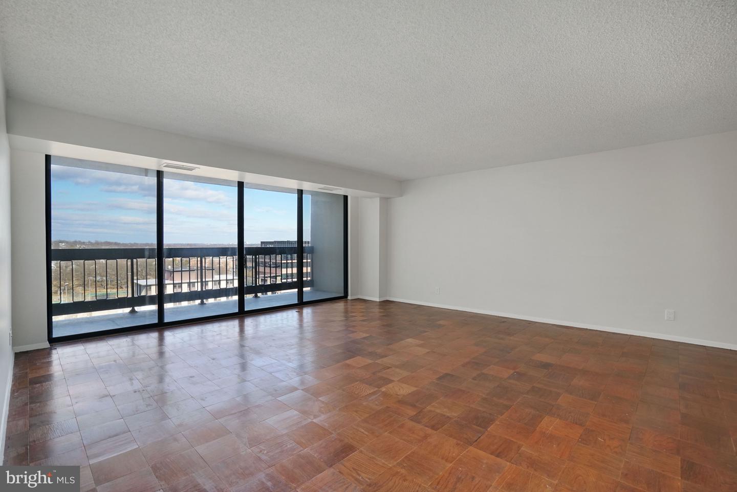 3800 FAIRFAX DR #1211, ARLINGTON, Virginia 22203, 2 Bedrooms Bedrooms, ,2 BathroomsBathrooms,Residential,For sale,3800 FAIRFAX DR #1211,VAAR2067256 MLS # VAAR2067256