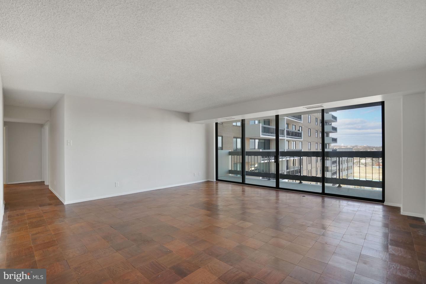 3800 FAIRFAX DR #1211, ARLINGTON, Virginia 22203, 2 Bedrooms Bedrooms, ,2 BathroomsBathrooms,Residential,For sale,3800 FAIRFAX DR #1211,VAAR2067256 MLS # VAAR2067256