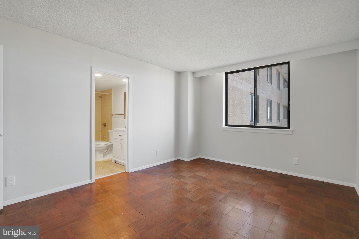 3800 FAIRFAX DR #1211, ARLINGTON, Virginia 22203, 2 Bedrooms Bedrooms, ,2 BathroomsBathrooms,Residential,For sale,3800 FAIRFAX DR #1211,VAAR2067256 MLS # VAAR2067256