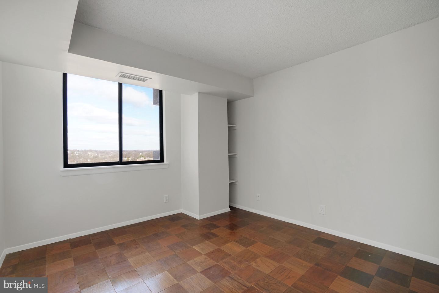 3800 FAIRFAX DR #1211, ARLINGTON, Virginia 22203, 2 Bedrooms Bedrooms, ,2 BathroomsBathrooms,Residential,For sale,3800 FAIRFAX DR #1211,VAAR2067256 MLS # VAAR2067256