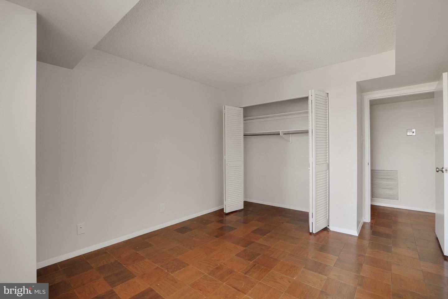 3800 FAIRFAX DR #1211, ARLINGTON, Virginia 22203, 2 Bedrooms Bedrooms, ,2 BathroomsBathrooms,Residential,For sale,3800 FAIRFAX DR #1211,VAAR2067256 MLS # VAAR2067256