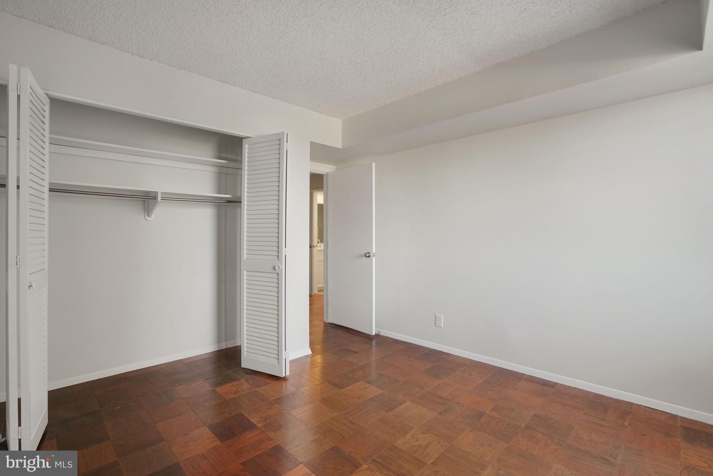 3800 FAIRFAX DR #1211, ARLINGTON, Virginia 22203, 2 Bedrooms Bedrooms, ,2 BathroomsBathrooms,Residential,For sale,3800 FAIRFAX DR #1211,VAAR2067256 MLS # VAAR2067256