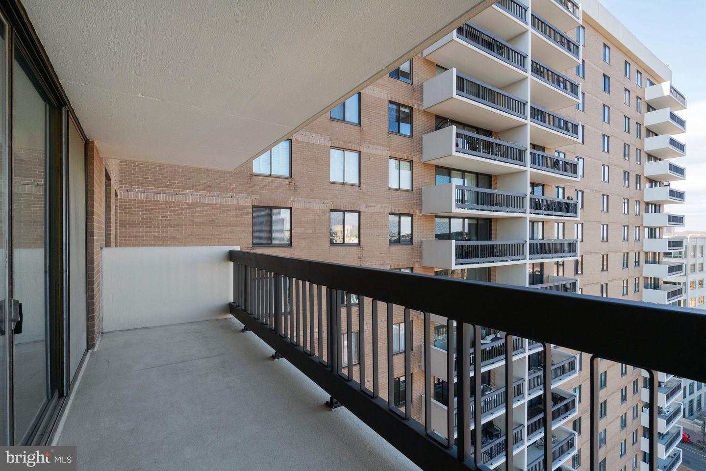 3800 FAIRFAX DR #1211, ARLINGTON, Virginia 22203, 2 Bedrooms Bedrooms, ,2 BathroomsBathrooms,Residential,For sale,3800 FAIRFAX DR #1211,VAAR2067256 MLS # VAAR2067256