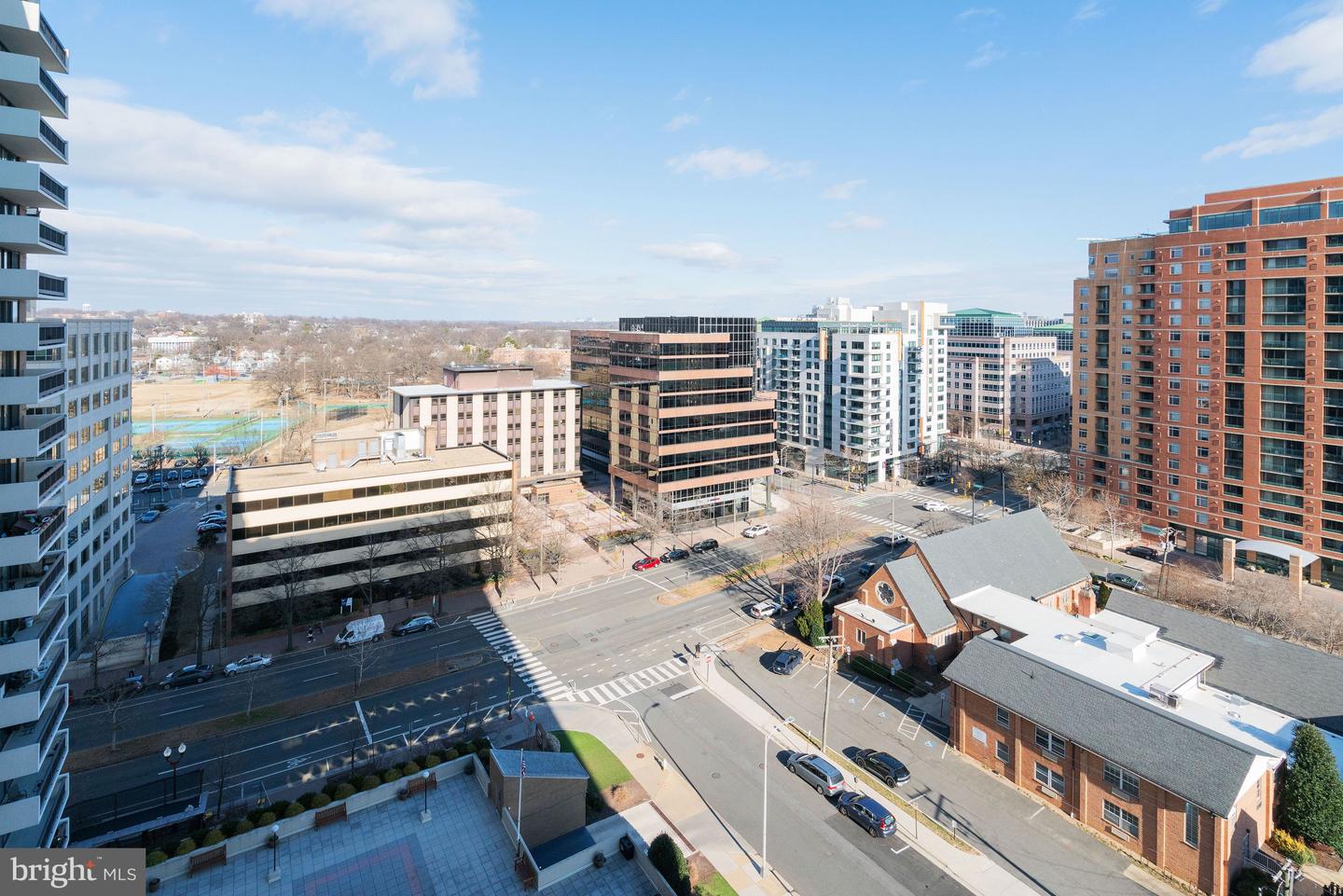 3800 FAIRFAX DR #1211, ARLINGTON, Virginia 22203, 2 Bedrooms Bedrooms, ,2 BathroomsBathrooms,Residential,For sale,3800 FAIRFAX DR #1211,VAAR2067256 MLS # VAAR2067256