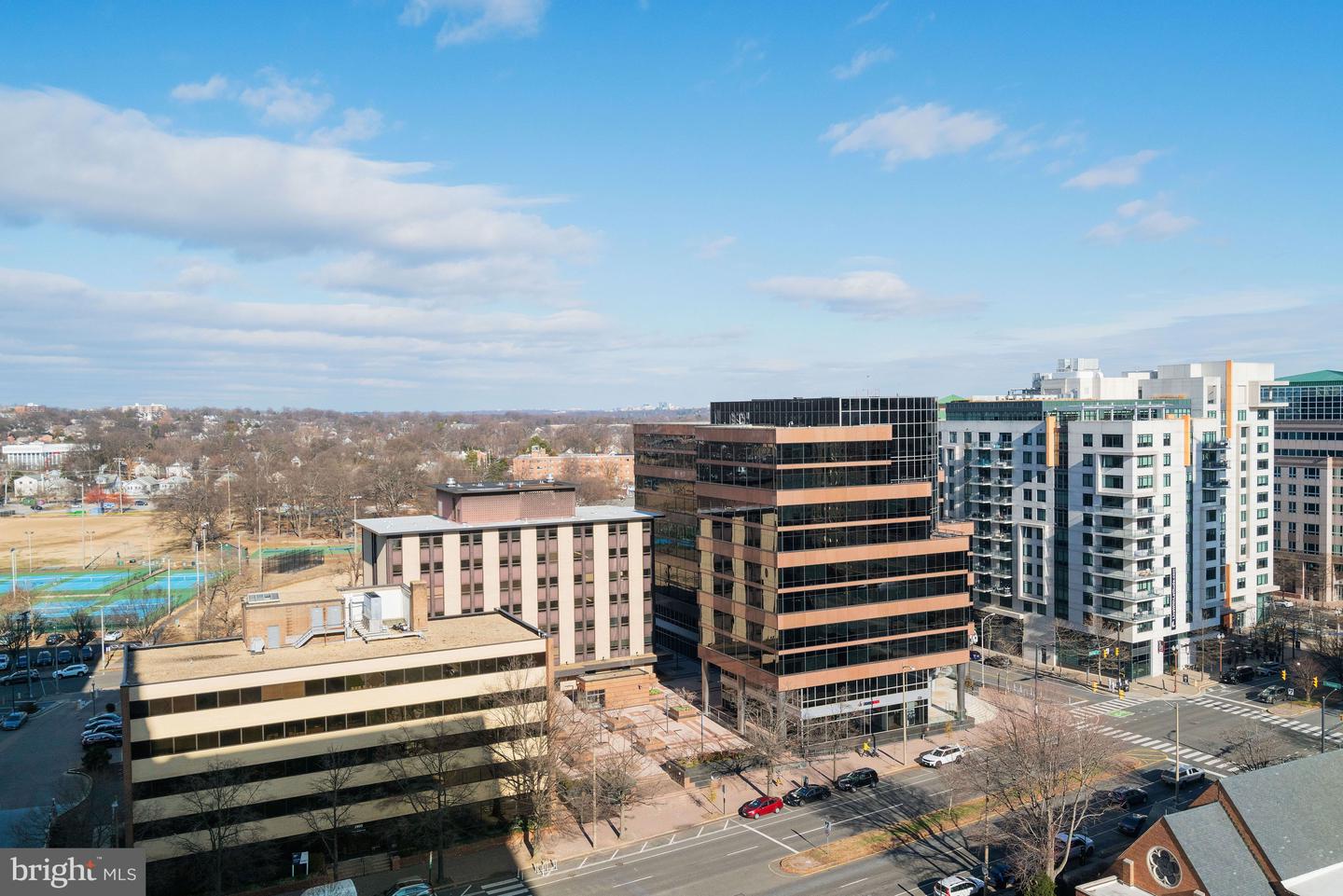 3800 FAIRFAX DR #1211, ARLINGTON, Virginia 22203, 2 Bedrooms Bedrooms, ,2 BathroomsBathrooms,Residential,For sale,3800 FAIRFAX DR #1211,VAAR2067256 MLS # VAAR2067256