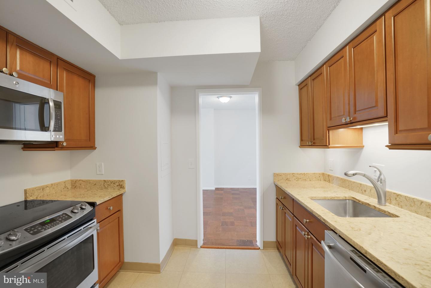 3800 FAIRFAX DR #1211, ARLINGTON, Virginia 22203, 2 Bedrooms Bedrooms, ,2 BathroomsBathrooms,Residential,For sale,3800 FAIRFAX DR #1211,VAAR2067256 MLS # VAAR2067256