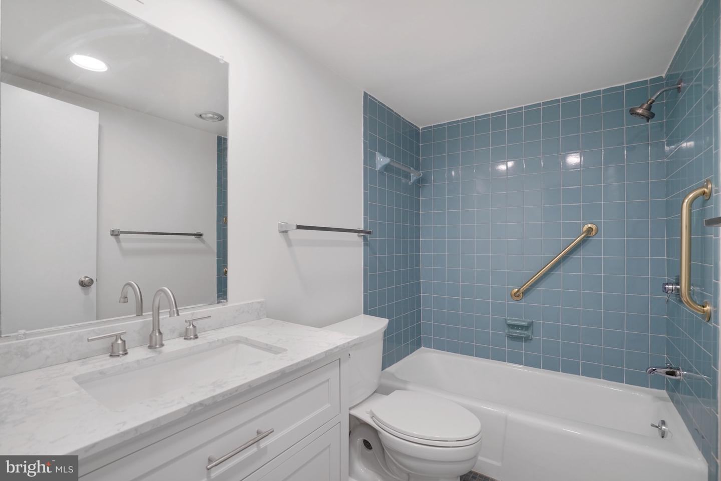 3800 FAIRFAX DR #1211, ARLINGTON, Virginia 22203, 2 Bedrooms Bedrooms, ,2 BathroomsBathrooms,Residential,For sale,3800 FAIRFAX DR #1211,VAAR2067256 MLS # VAAR2067256