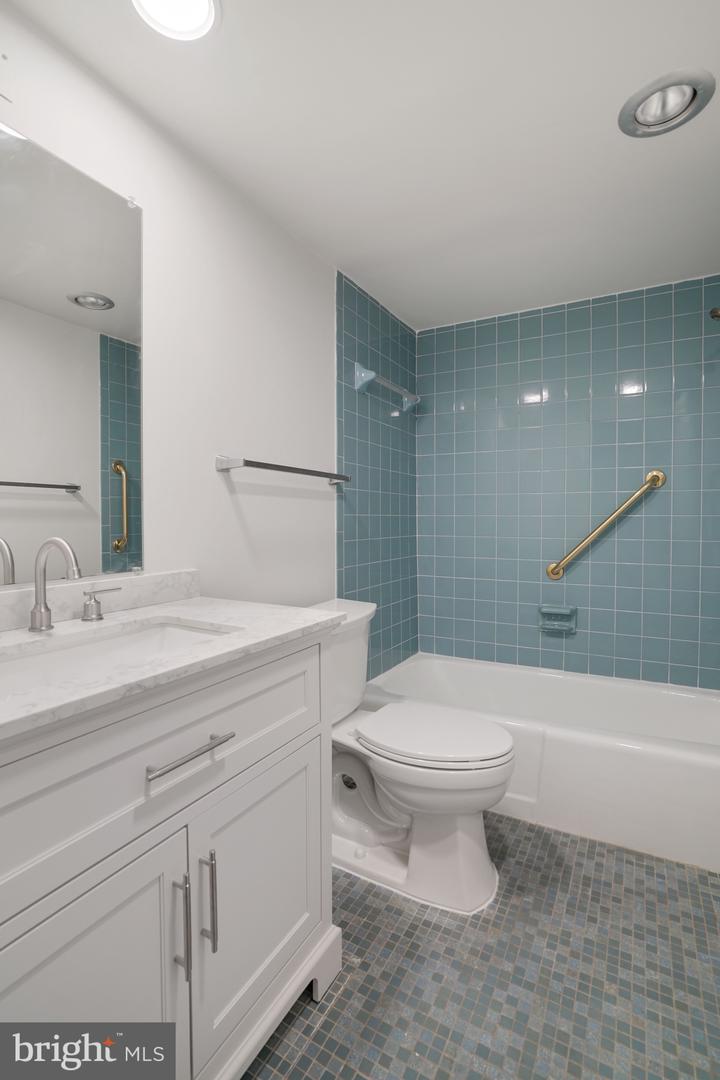 3800 FAIRFAX DR #1211, ARLINGTON, Virginia 22203, 2 Bedrooms Bedrooms, ,2 BathroomsBathrooms,Residential,For sale,3800 FAIRFAX DR #1211,VAAR2067256 MLS # VAAR2067256