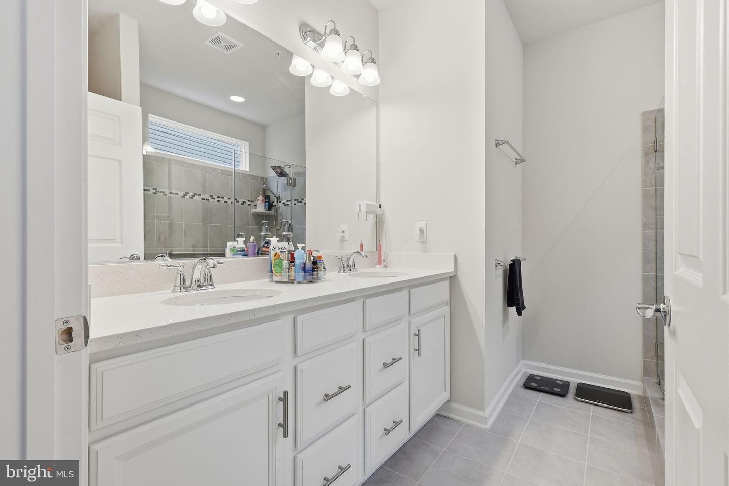 5950 AVERY POINT DR, FREDERICKSBURG, Virginia 22406, 3 Bedrooms Bedrooms, ,3 BathroomsBathrooms,Residential,For sale,5950 AVERY POINT DR,VAST2044944 MLS # VAST2044944