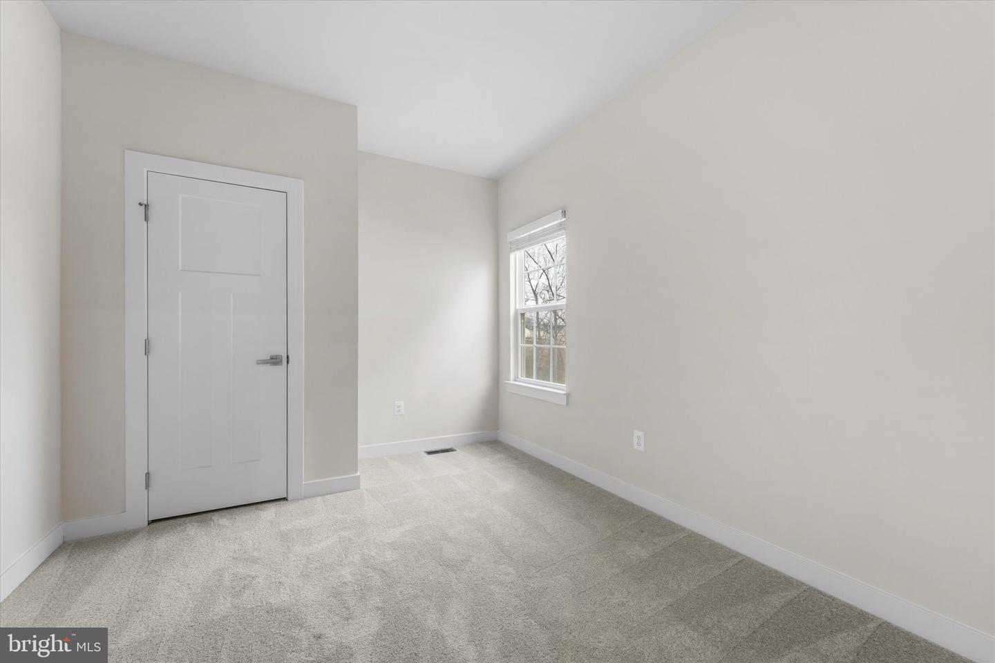 273 NORLAND KNOLL DR, STEPHENSON, Virginia 22656, 4 Bedrooms Bedrooms, 7 Rooms Rooms,3 BathroomsBathrooms,Residential,For sale,273 NORLAND KNOLL DR,VAFV2038676 MLS # VAFV2038676