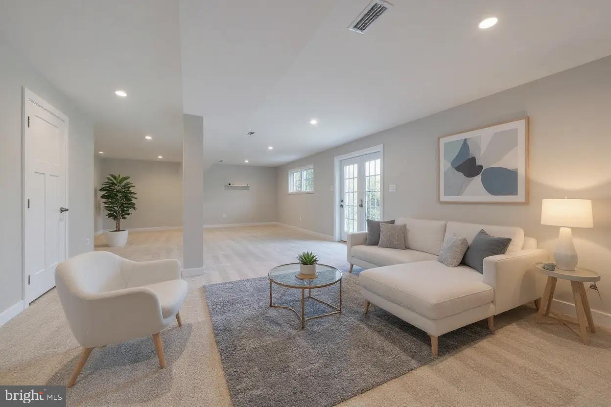 273 NORLAND KNOLL DR, STEPHENSON, Virginia 22656, 4 Bedrooms Bedrooms, 7 Rooms Rooms,3 BathroomsBathrooms,Residential,For sale,273 NORLAND KNOLL DR,VAFV2038676 MLS # VAFV2038676