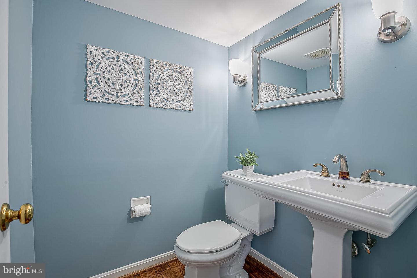 1824 DUFFIELD LN, ALEXANDRIA, Virginia 22307, 4 Bedrooms Bedrooms, 11 Rooms Rooms,3 BathroomsBathrooms,Residential,For sale,1824 DUFFIELD LN,VAFX2283962 MLS # VAFX2283962