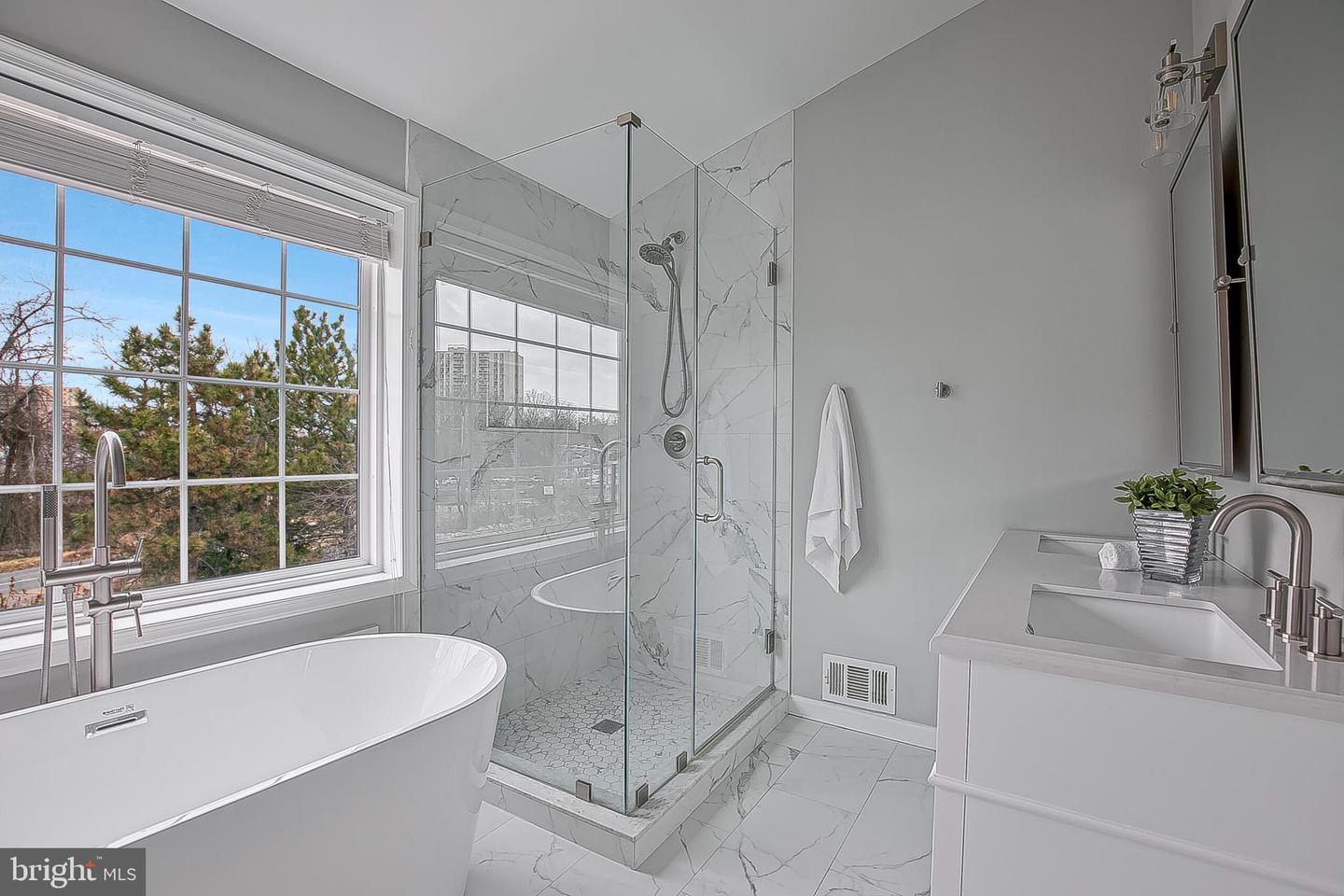 1824 DUFFIELD LN, ALEXANDRIA, Virginia 22307, 4 Bedrooms Bedrooms, 11 Rooms Rooms,3 BathroomsBathrooms,Residential,For sale,1824 DUFFIELD LN,VAFX2283962 MLS # VAFX2283962