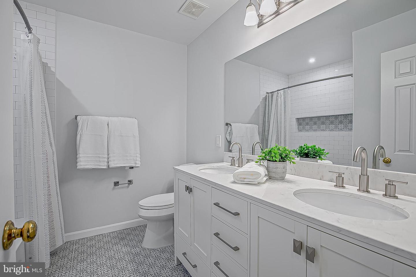 1824 DUFFIELD LN, ALEXANDRIA, Virginia 22307, 4 Bedrooms Bedrooms, 11 Rooms Rooms,3 BathroomsBathrooms,Residential,For sale,1824 DUFFIELD LN,VAFX2283962 MLS # VAFX2283962