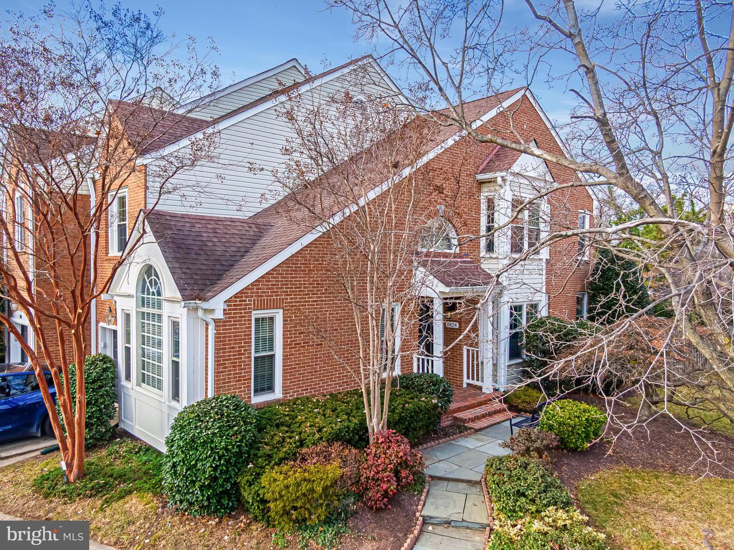 1824 DUFFIELD LN, ALEXANDRIA, Virginia 22307, 4 Bedrooms Bedrooms, 11 Rooms Rooms,3 BathroomsBathrooms,Residential,For sale,1824 DUFFIELD LN,VAFX2283962 MLS # VAFX2283962