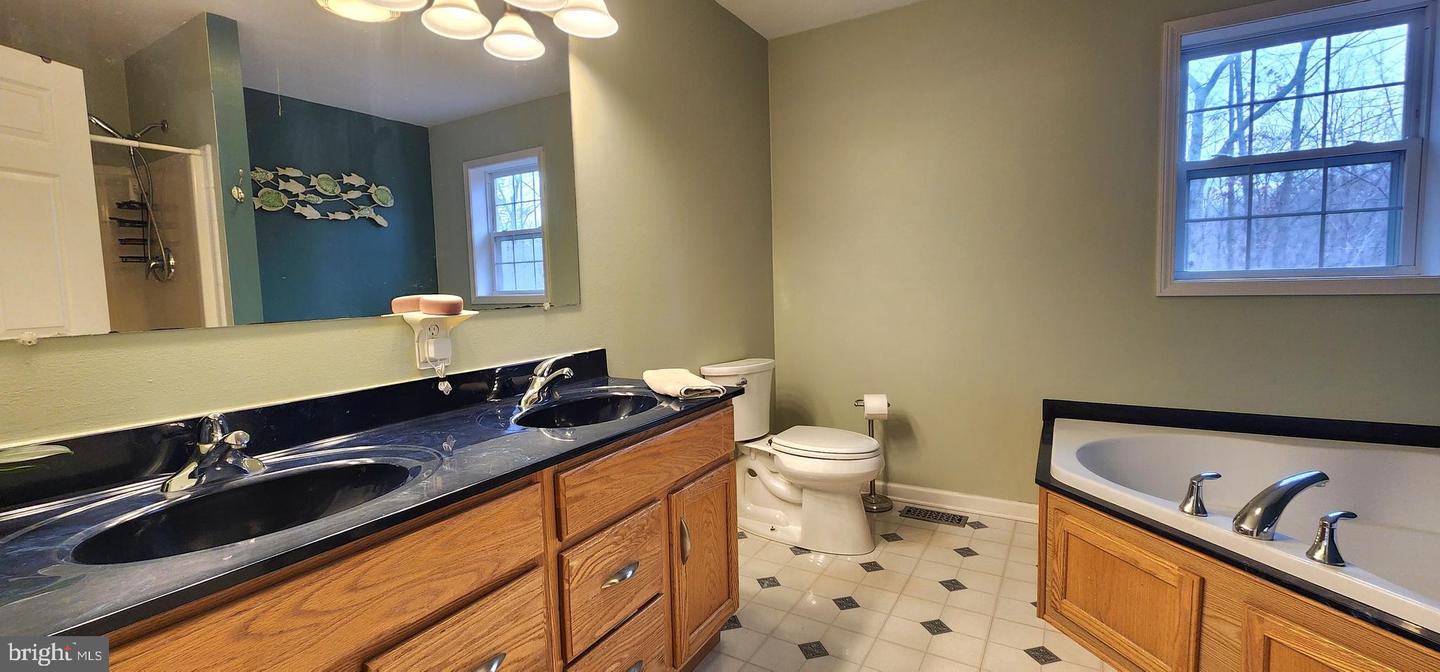 195 SHANNON GLEN DR, LOUISA, Virginia 23093, 4 Bedrooms Bedrooms, ,3 BathroomsBathrooms,Residential,For sale,195 SHANNON GLEN DR,VALA2009084 MLS # VALA2009084