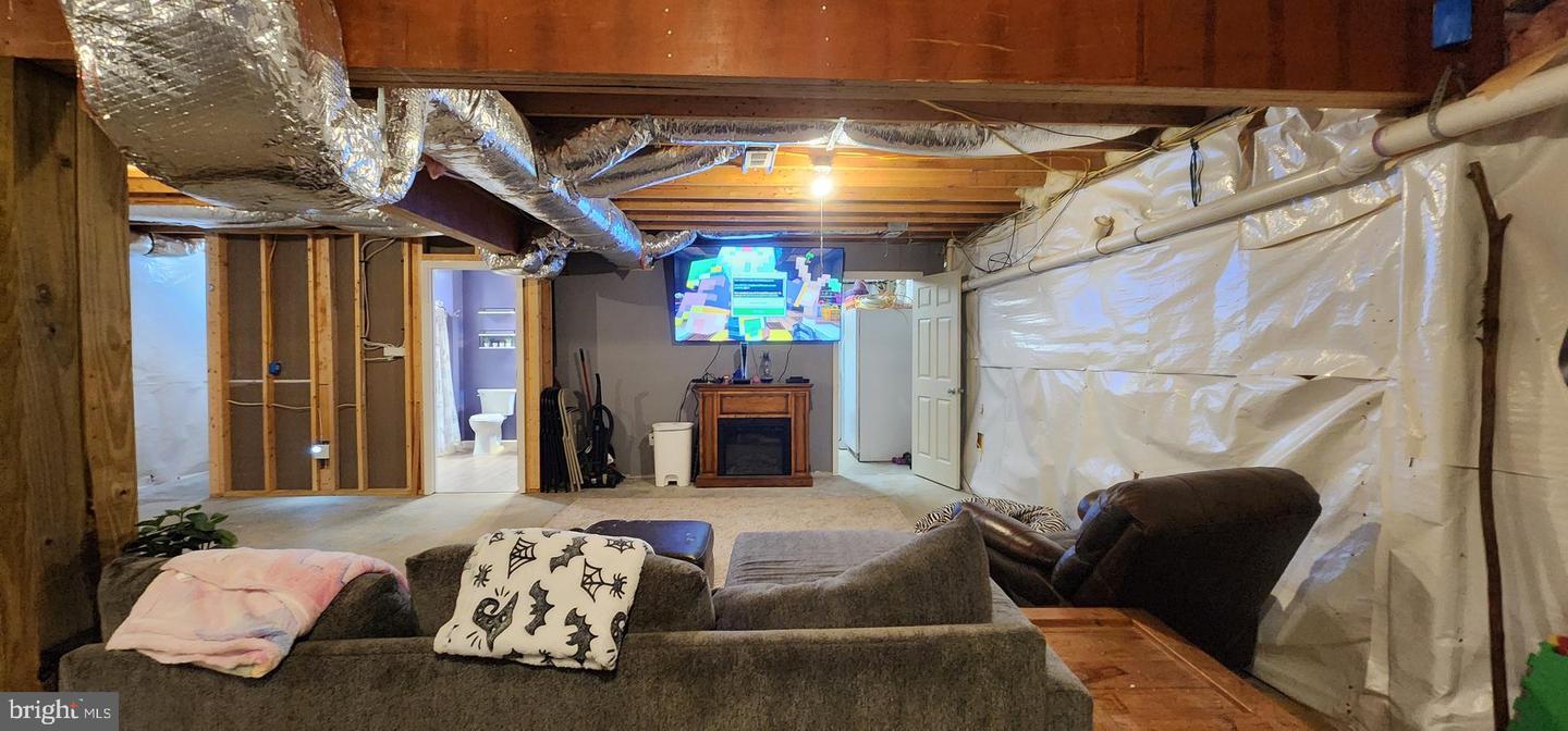 195 SHANNON GLEN DR, LOUISA, Virginia 23093, 4 Bedrooms Bedrooms, ,3 BathroomsBathrooms,Residential,For sale,195 SHANNON GLEN DR,VALA2009084 MLS # VALA2009084