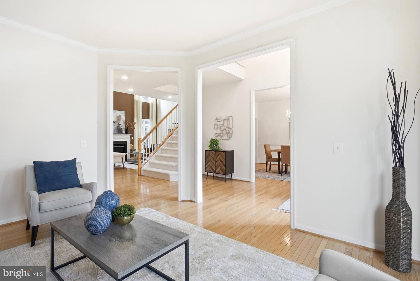 10214 GLEN CHASE CT, FAIRFAX, Virginia 22032, 5 Bedrooms Bedrooms, ,4 BathroomsBathrooms,Residential,For sale,10214 GLEN CHASE CT,VAFX2283978 MLS # VAFX2283978