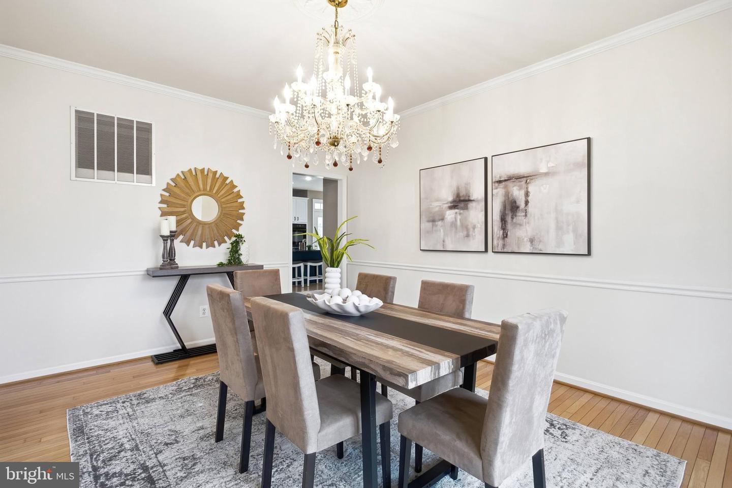 10214 GLEN CHASE CT, FAIRFAX, Virginia 22032, 5 Bedrooms Bedrooms, ,4 BathroomsBathrooms,Residential,For sale,10214 GLEN CHASE CT,VAFX2283978 MLS # VAFX2283978