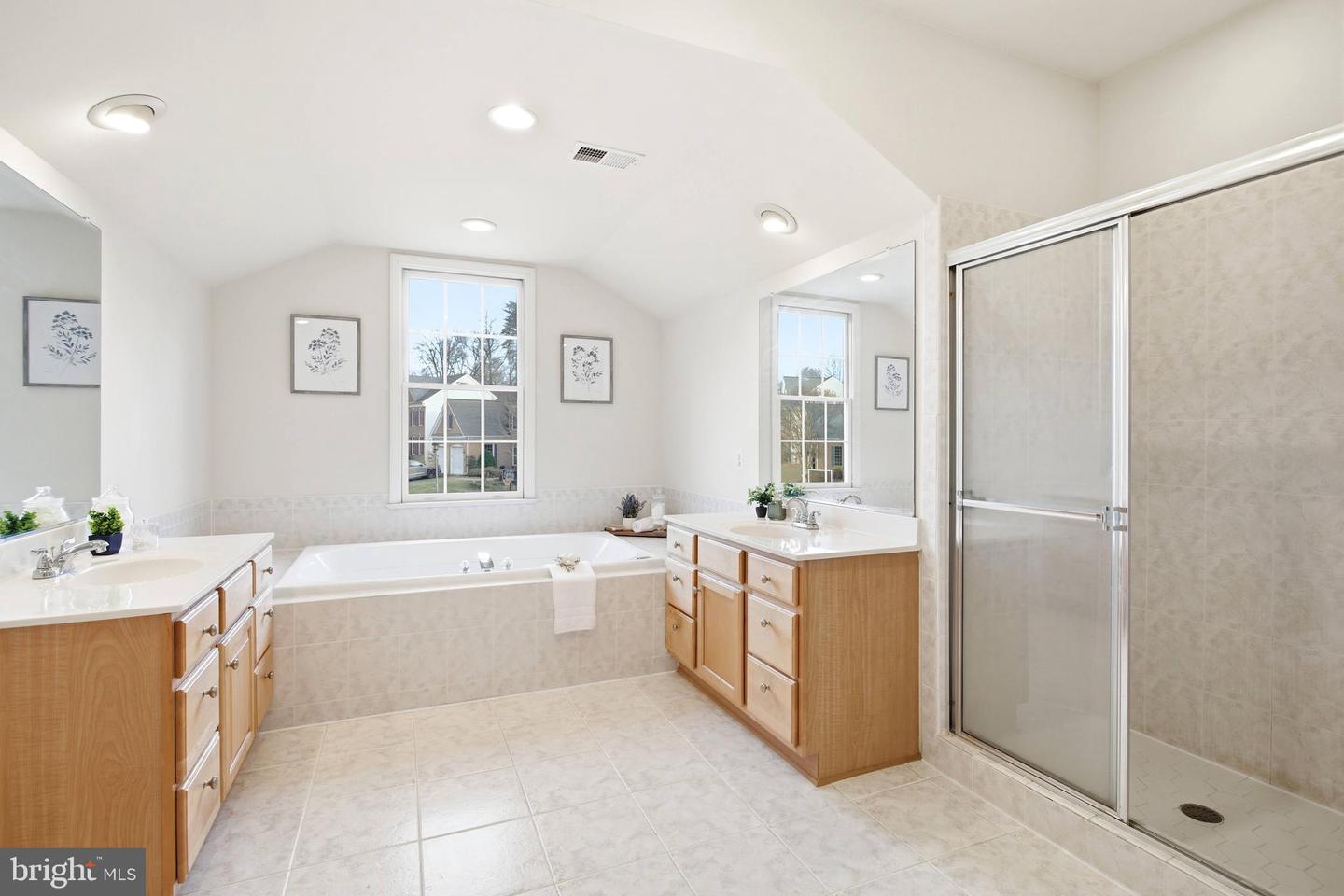 10214 GLEN CHASE CT, FAIRFAX, Virginia 22032, 5 Bedrooms Bedrooms, ,4 BathroomsBathrooms,Residential,For sale,10214 GLEN CHASE CT,VAFX2283978 MLS # VAFX2283978