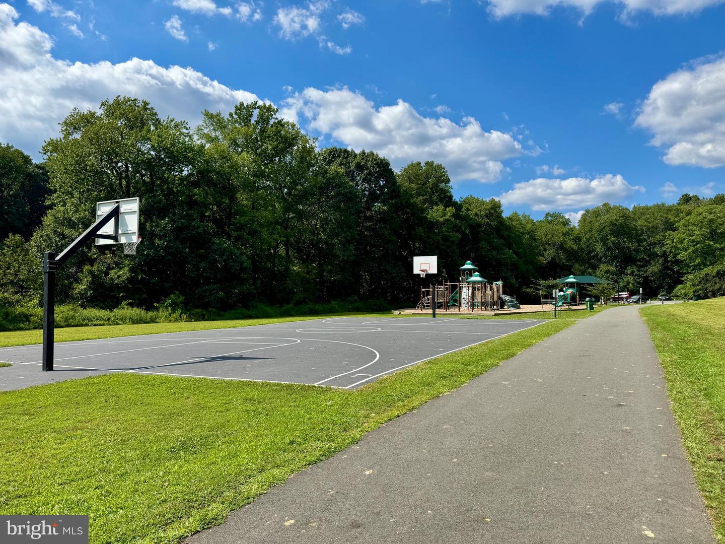 10214 GLEN CHASE CT, FAIRFAX, Virginia 22032, 5 Bedrooms Bedrooms, ,4 BathroomsBathrooms,Residential,For sale,10214 GLEN CHASE CT,VAFX2283978 MLS # VAFX2283978