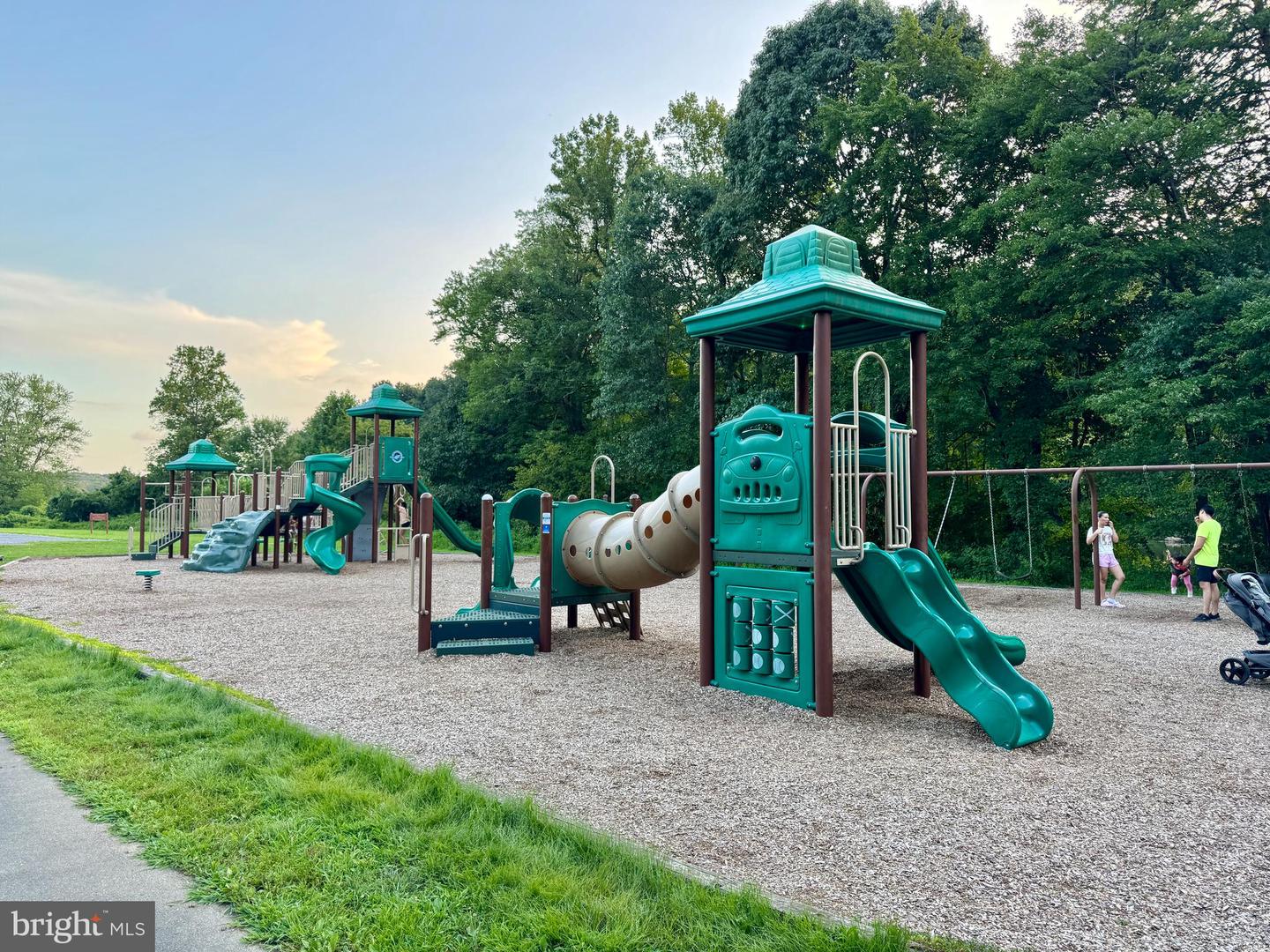 10214 GLEN CHASE CT, FAIRFAX, Virginia 22032, 5 Bedrooms Bedrooms, ,4 BathroomsBathrooms,Residential,For sale,10214 GLEN CHASE CT,VAFX2283978 MLS # VAFX2283978