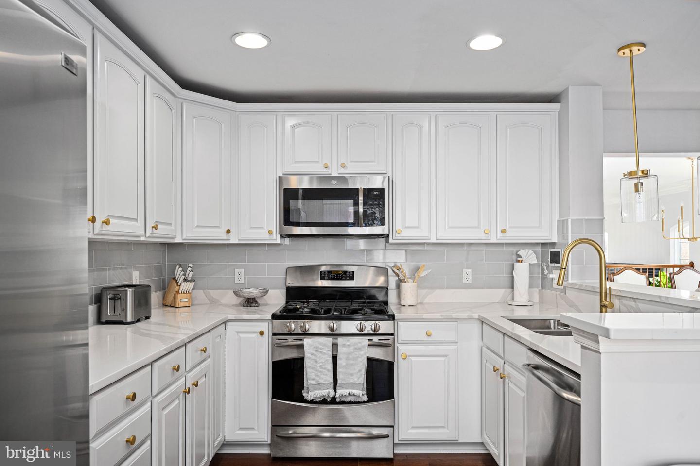 15224 ROSEMONT MANOR DR, HAYMARKET, Virginia 20169, 3 Bedrooms Bedrooms, ,2 BathroomsBathrooms,Residential,For sale,15224 ROSEMONT MANOR DR,VAPW2109892 MLS # VAPW2109892