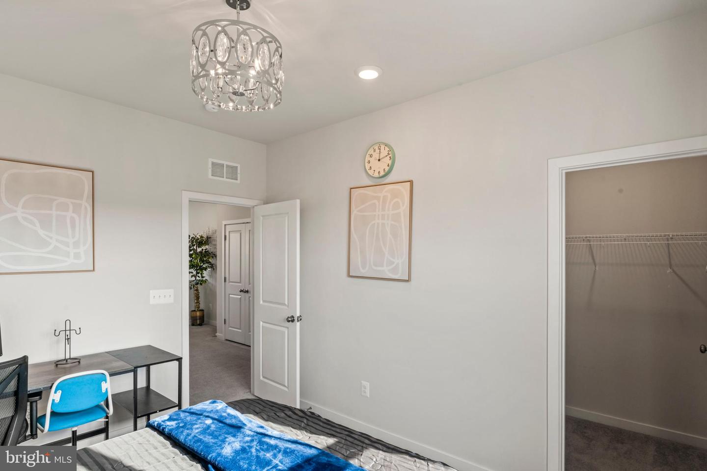 225 LEHIGH DR, WINCHESTER, Virginia 22602, 7 Bedrooms Bedrooms, ,3 BathroomsBathrooms,Residential,For sale,225 LEHIGH DR,VAFV2038698 MLS # VAFV2038698