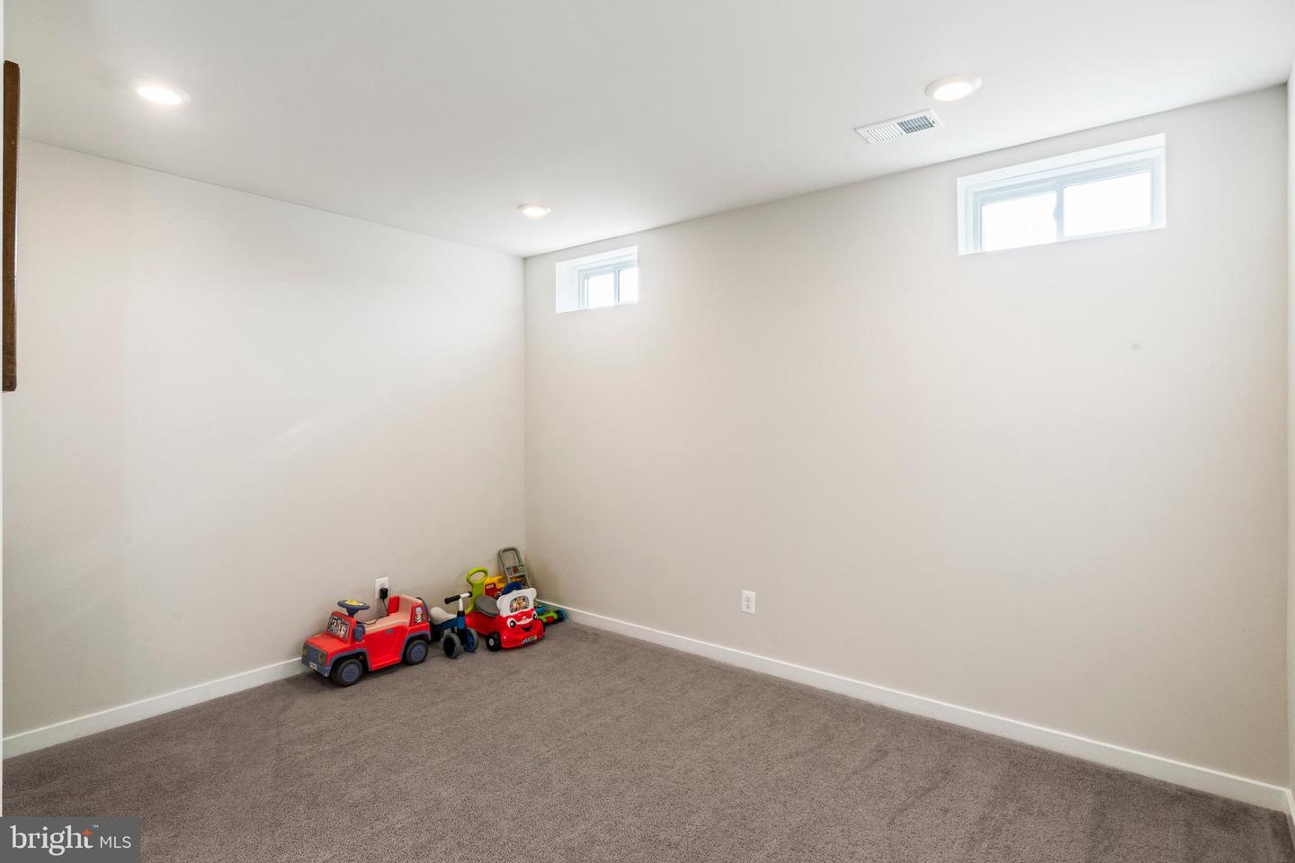 225 LEHIGH DR, WINCHESTER, Virginia 22602, 7 Bedrooms Bedrooms, ,3 BathroomsBathrooms,Residential,For sale,225 LEHIGH DR,VAFV2038698 MLS # VAFV2038698