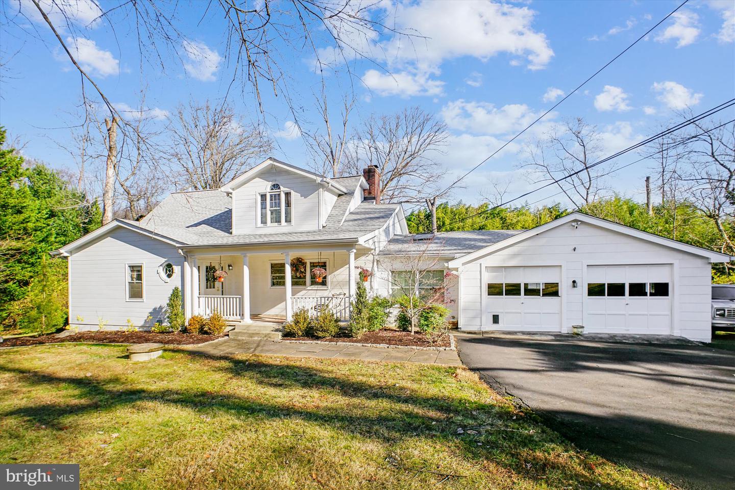 2627 FIVE OAKS RD, VIENNA, Virginia 22181, 3 Bedrooms Bedrooms, ,3 BathroomsBathrooms,Residential,For sale,2627 FIVE OAKS RD,VAFX2284042 MLS # VAFX2284042