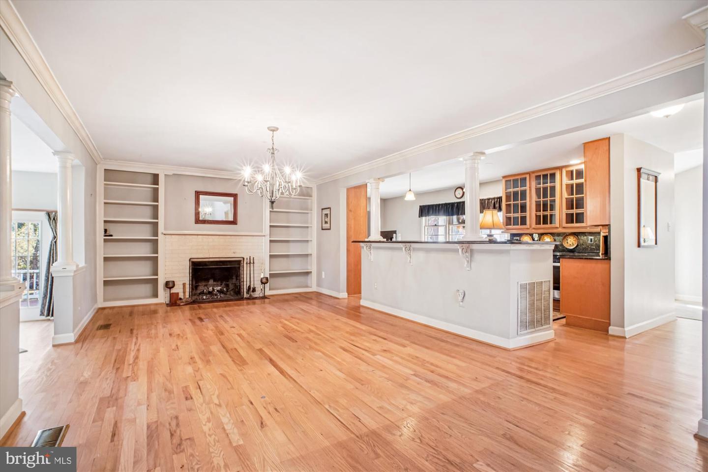 2627 FIVE OAKS RD, VIENNA, Virginia 22181, 3 Bedrooms Bedrooms, ,3 BathroomsBathrooms,Residential,For sale,2627 FIVE OAKS RD,VAFX2284042 MLS # VAFX2284042