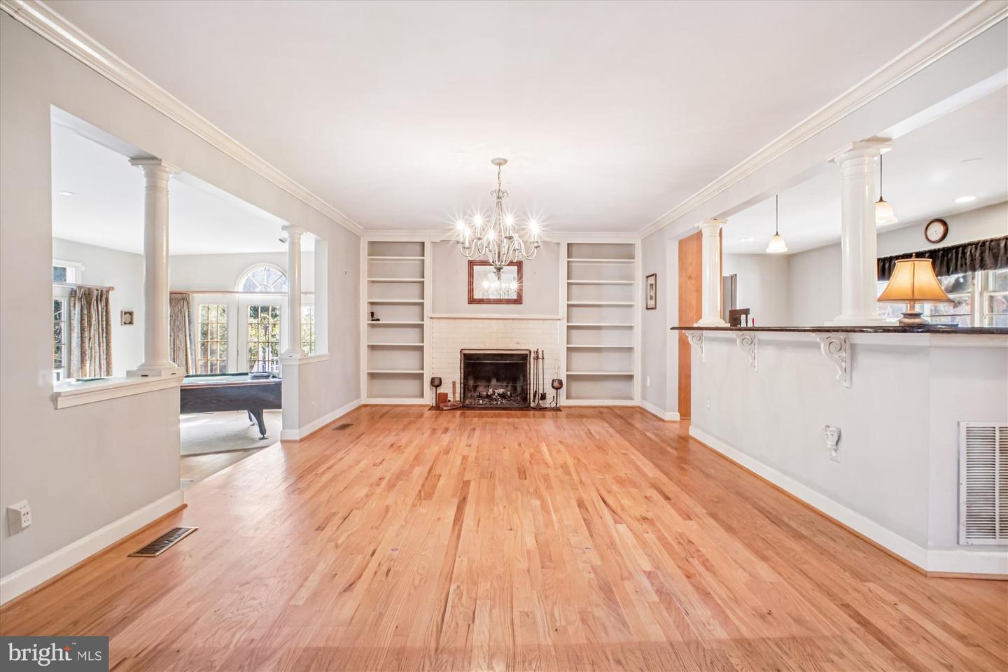 2627 FIVE OAKS RD, VIENNA, Virginia 22181, 3 Bedrooms Bedrooms, ,3 BathroomsBathrooms,Residential,For sale,2627 FIVE OAKS RD,VAFX2284042 MLS # VAFX2284042