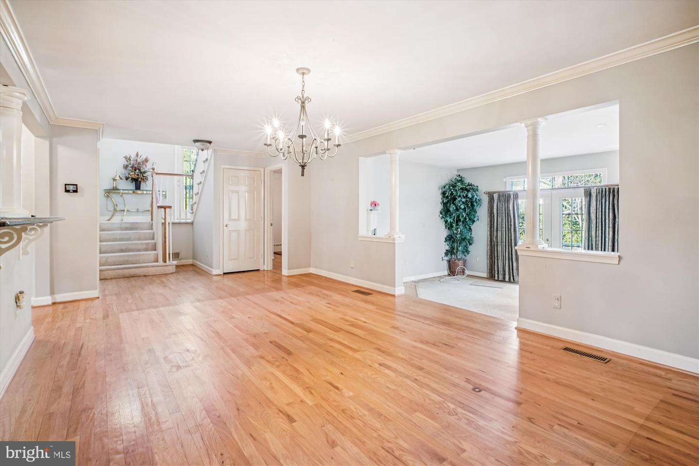 2627 FIVE OAKS RD, VIENNA, Virginia 22181, 3 Bedrooms Bedrooms, ,3 BathroomsBathrooms,Residential,For sale,2627 FIVE OAKS RD,VAFX2284042 MLS # VAFX2284042