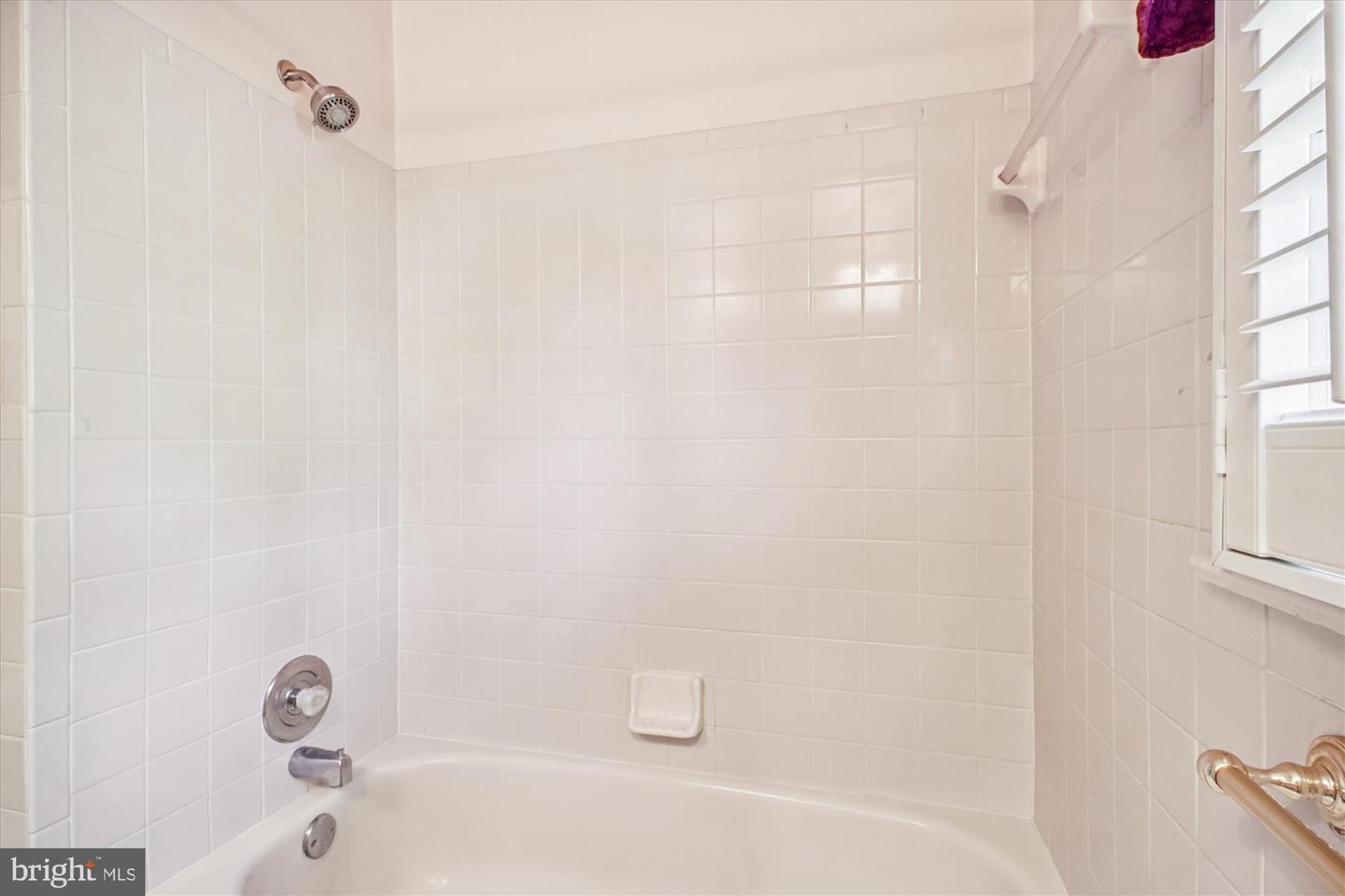 2627 FIVE OAKS RD, VIENNA, Virginia 22181, 3 Bedrooms Bedrooms, ,3 BathroomsBathrooms,Residential,For sale,2627 FIVE OAKS RD,VAFX2284042 MLS # VAFX2284042